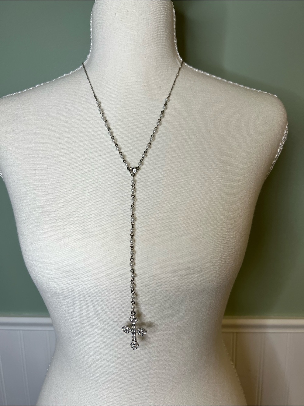 Dainty Silver-Tone Pearl Beaded Rhinestone Cross Lariat Necklace